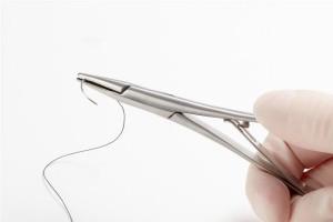 How do I choose sutures?